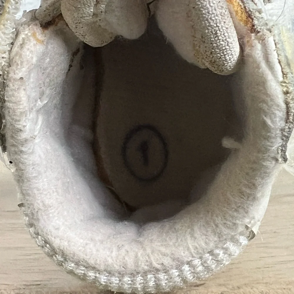 Vintage 90’s LA Gear White‎ Silver Infant Sneakers Size 1 Soft Bottom Crib Shoes